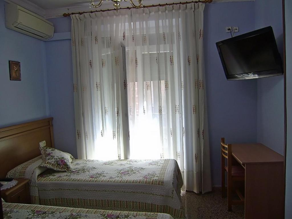 Hostal Miguel Angel Madrid Room photo